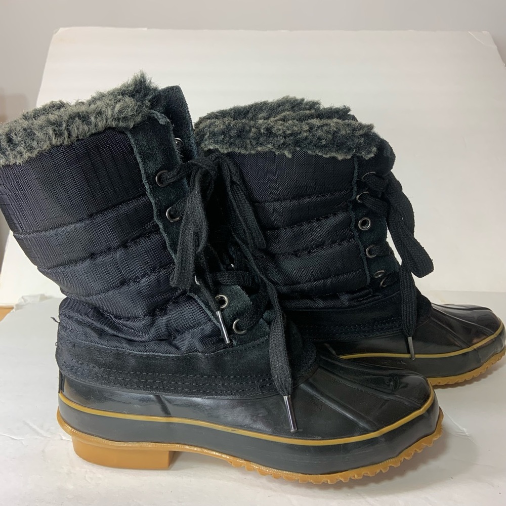 Khombu Suede Snow Boots Black Size 6M women’s